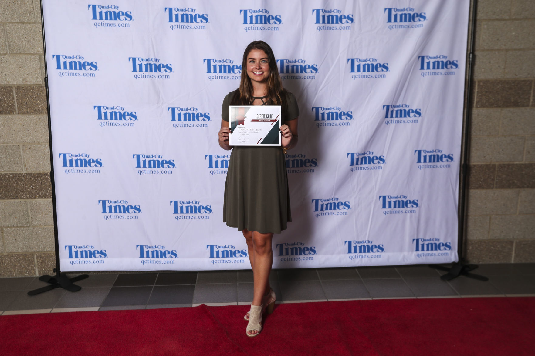 051518-salute-to-academics-red-carpet-074
